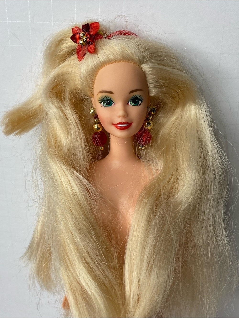Vintage 1993 Mattel Barbie Doll Happy Holidays
Special Edition 10824 - Nude
